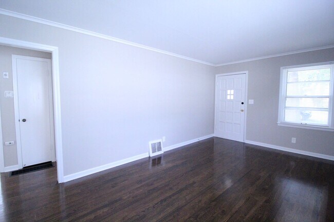 Foto del edificio - 305 E 78th Terrace