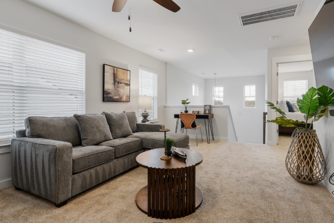 Building Photo - 131 Weller Ln