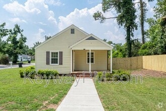 Building Photo - 302 Bluff Ave