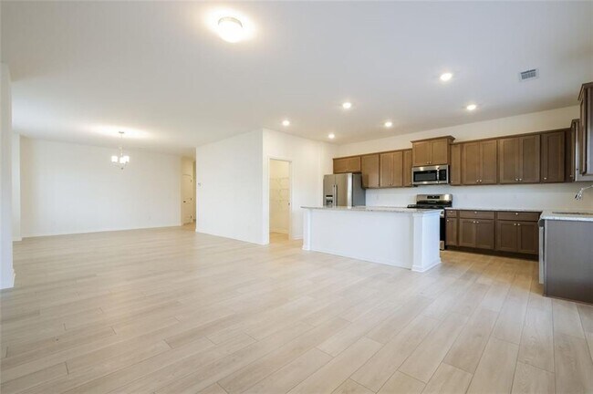 Foto del edificio - 131 Shelter Ln E