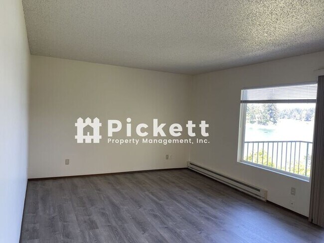 Foto del edificio - Incredible View from Updated 2 Bedroom Con...