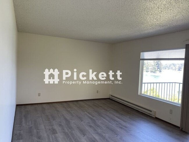 Building Photo - Incredible View from Updated 2 Bedroom Con...