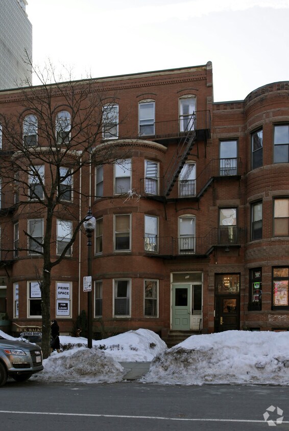 Building Photo - 308 Newbury St
