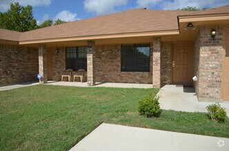 Building Photo - 914 Crymes Ln