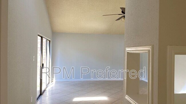 Foto del edificio - 11231 Glenforest Dr