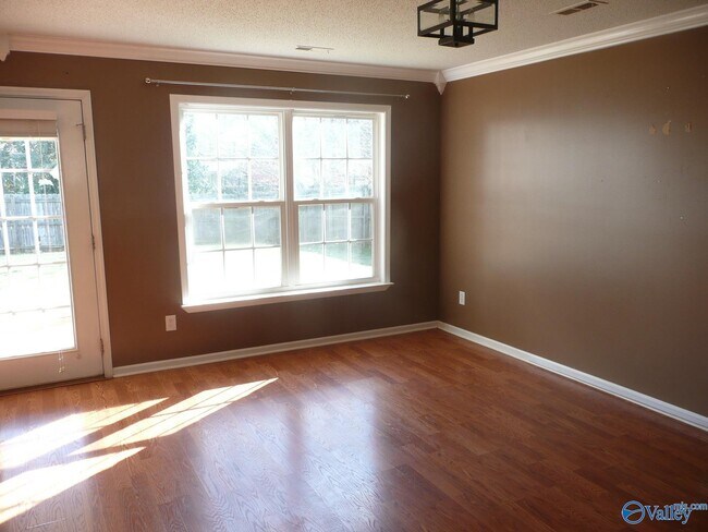 Building Photo - 207 Shadow Tr SW