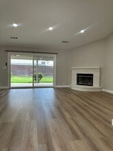 Building Photo - 472 Villa Woods Dr