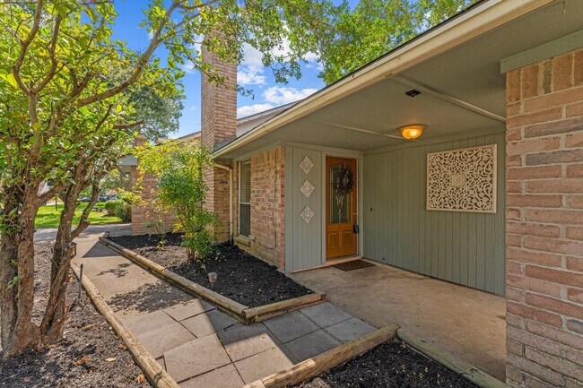 Foto del edificio - 4311 Piney Creek Ln