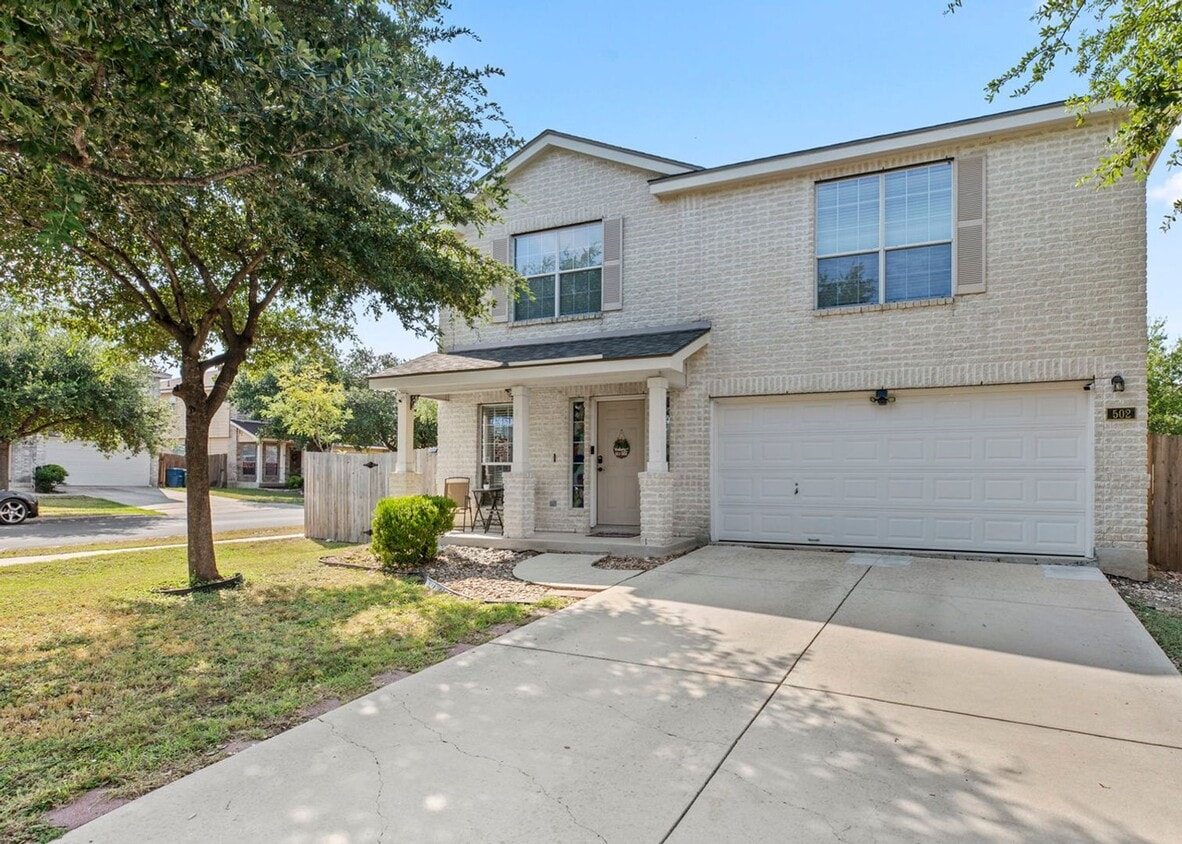 Primary Photo - Charming 3-Bedroom Home in a Convenient Lo...