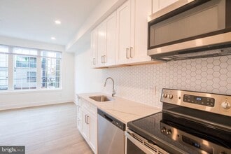 Building Photo - 1324 Frankford Ave