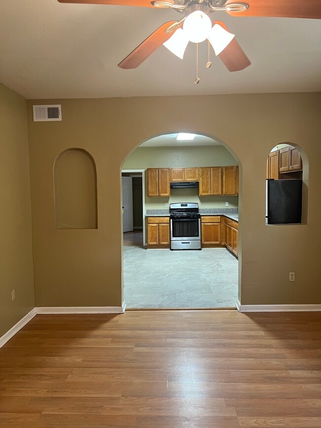 Photo - 3128 Louisiana Ave Pkwy House