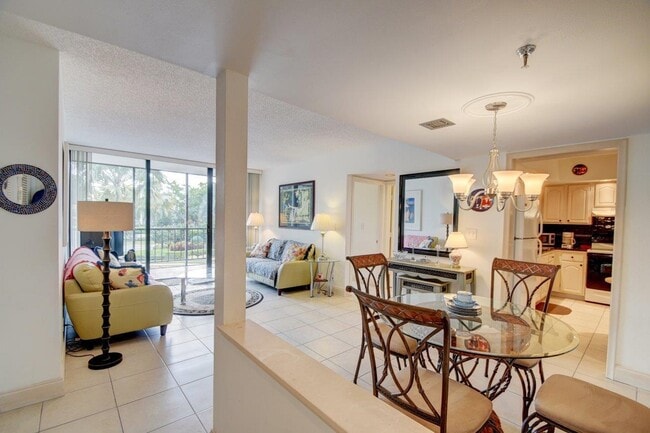 Building Photo - 6895 Willow Wood Dr