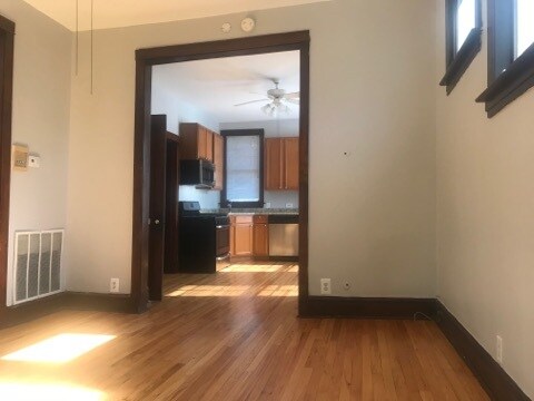 Building Photo - 3045 N Clifton Ave