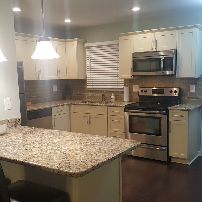 Kitchen - 552 S Otterbein Ave