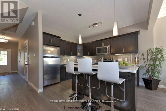 Photo du bâtiment - 786 Cedarpark Way