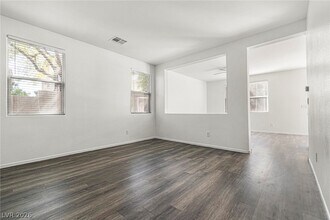 Building Photo - 937 Lord Crewe St