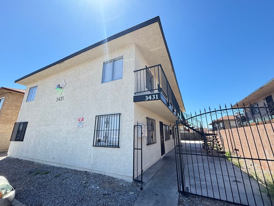 Foto principal - 3431 E Cheyenne Ave
