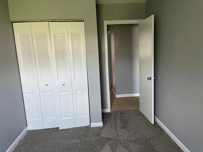 Foto del edificio - 1230 Clear Ridge Ln