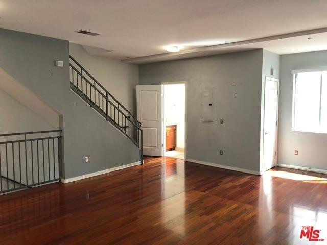 Building Photo - 2395 Silver Lake Boulevard Apt ##11, Los A...