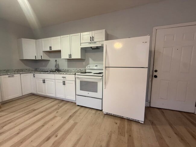 Building Photo - 41-43 Central St