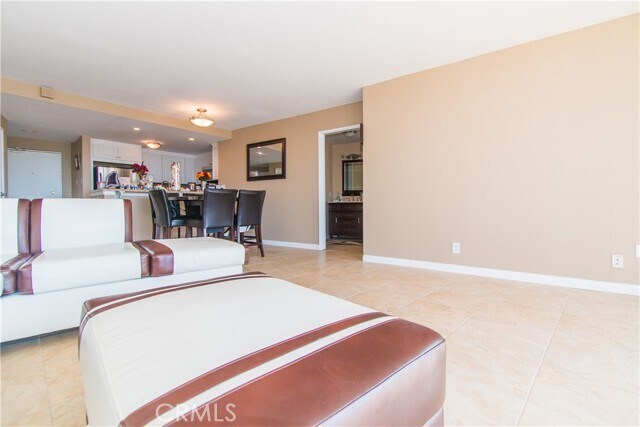 Building Photo - 700 E Ocean Blvd