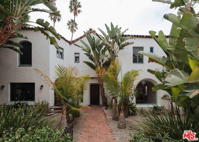 Foto del edificio - 7464 Hollywood Blvd