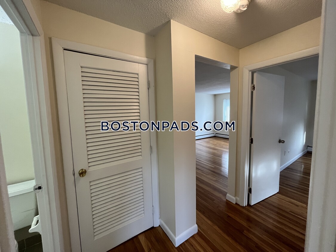 Foto principal - 122 Dustin St
