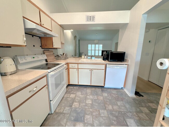 Foto del edificio - 3548 Tiara Way W