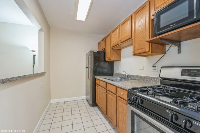 Building Photo - 4920 N Marine Dr