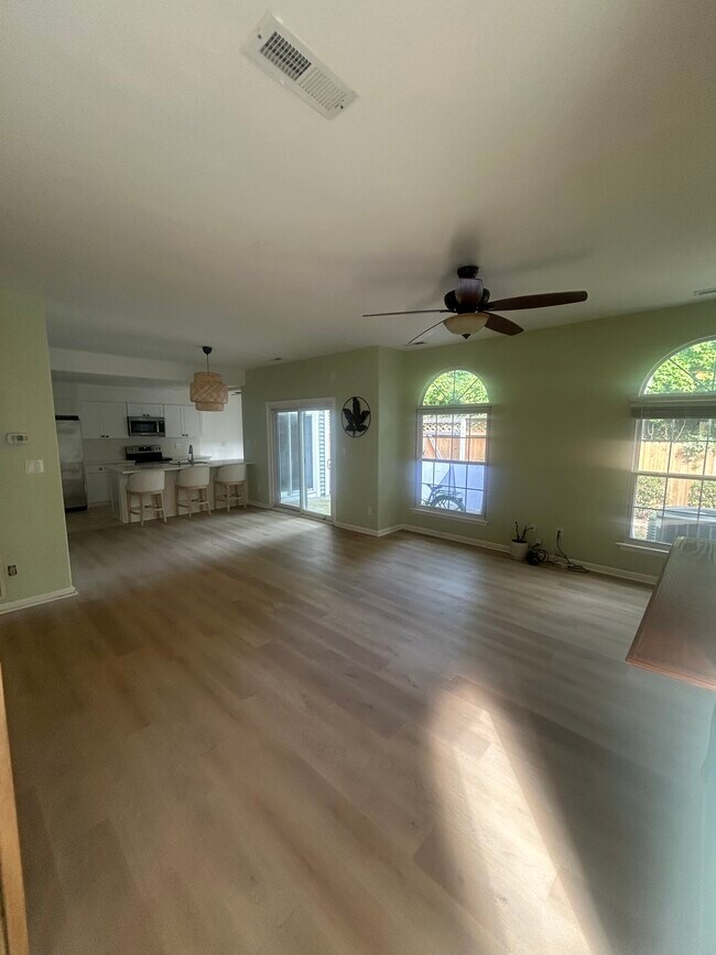 Foto del edificio - 4610 Islander Ct