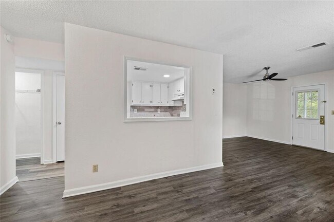 Foto del edificio - 1657 Wynndowne Trail