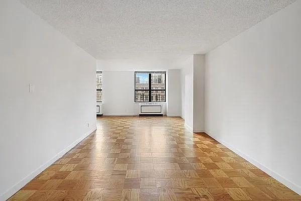 Building Photo - 147 W 87th St