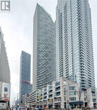 Building Photo - 2221-2221 Yonge St