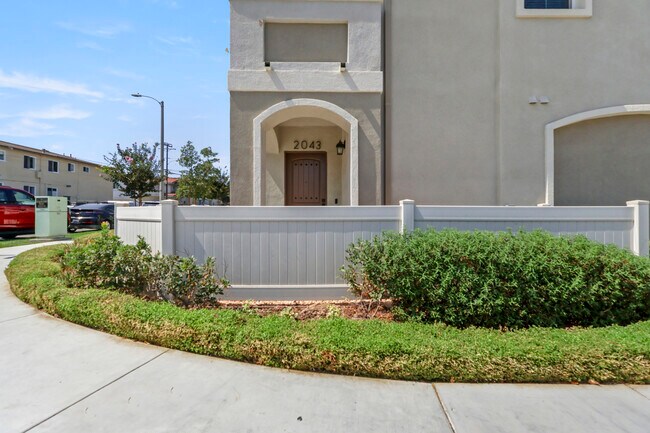 Puerta principal - 2043 Lincoln Ave