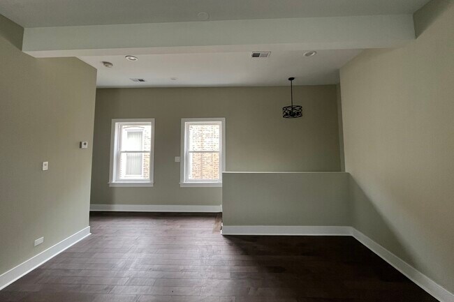 Building Photo - 6448 S St Lawrence Ave