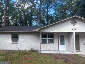Building Photo - 655 Douglas Dr