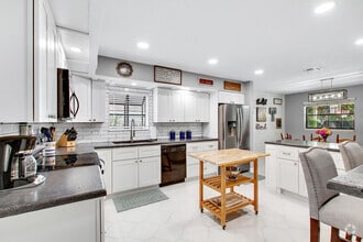 Building Photo - 912 Blueberry Dr