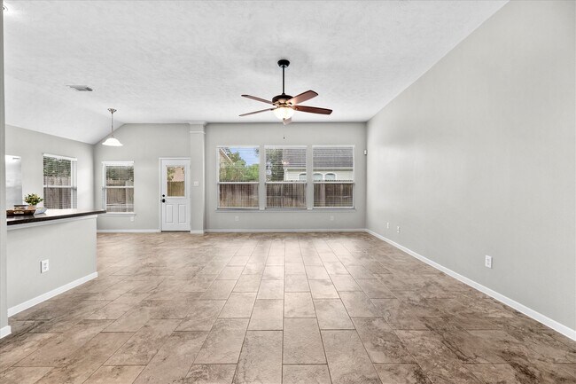 Building Photo - 12719 Hart Hollow Ln
