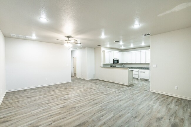 Building Photo - PRE-LEASING FOR SUMMER! - 2 Bedroom 2 Bath...