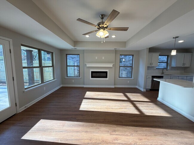 Foto del edificio - 9687 Bloomington Cir