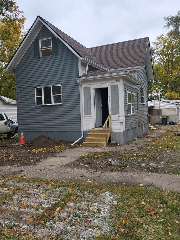 Primary Photo - 256 Catherine St