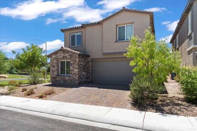 Building Photo - Spacious 5-bedroom home in gated community
