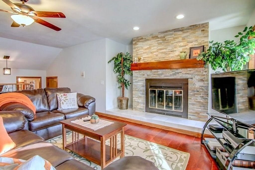 Primary Photo - 12 Oak Grove Dr