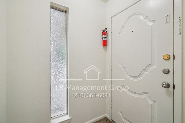 Foto del edificio - 6604 Cherryleaf St