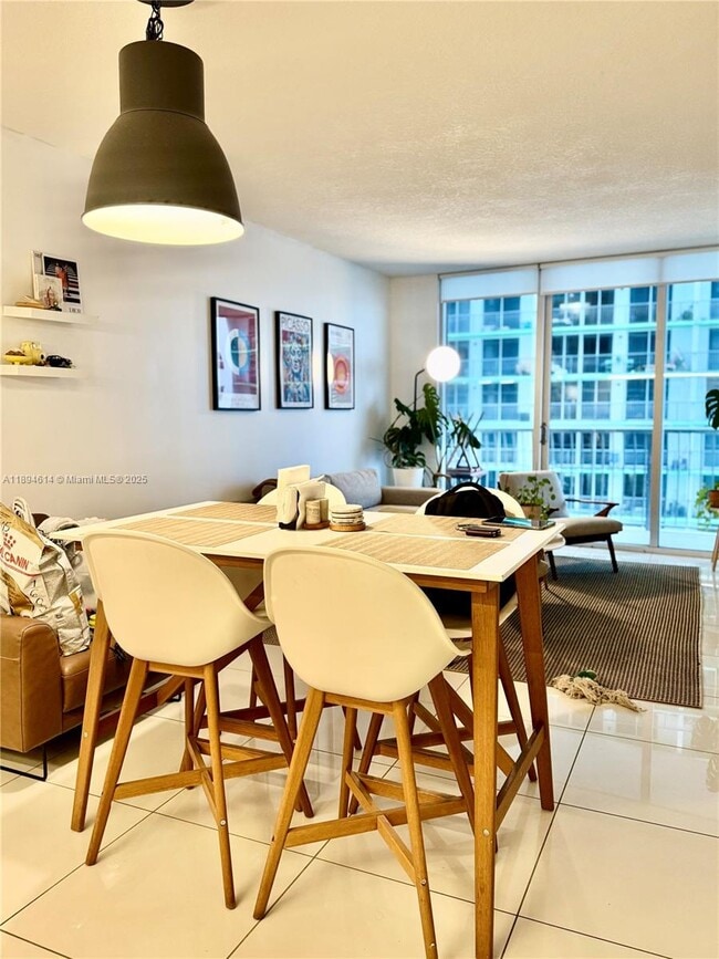 Foto del edificio - 1750 N Bayshore Dr