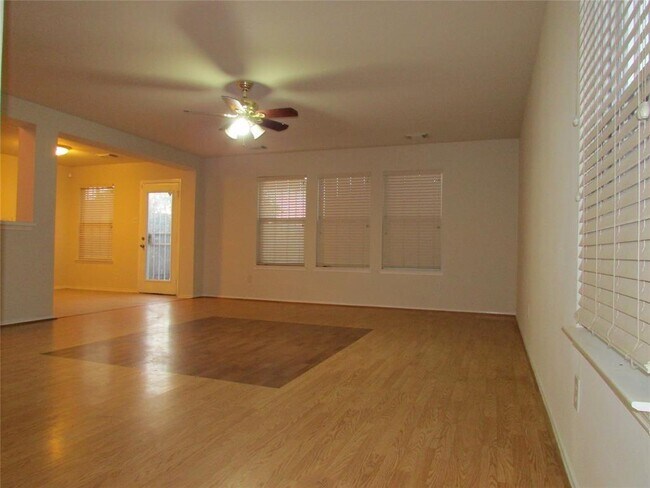 Building Photo - 8406 Village Hollow Ln
