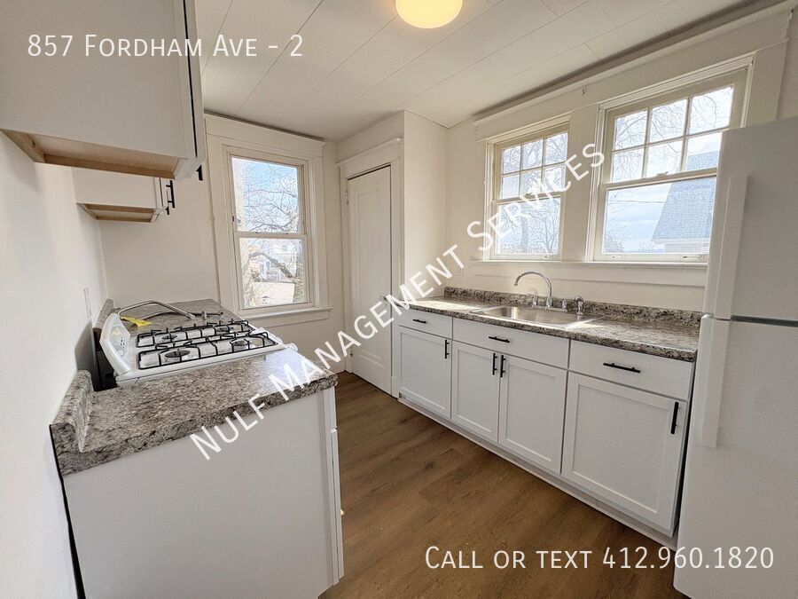 Foto principal - 4 bed, 1 bath apartment in Dormont