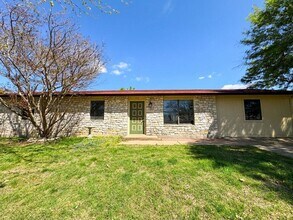 Building Photo - 713 N Rhomberg St