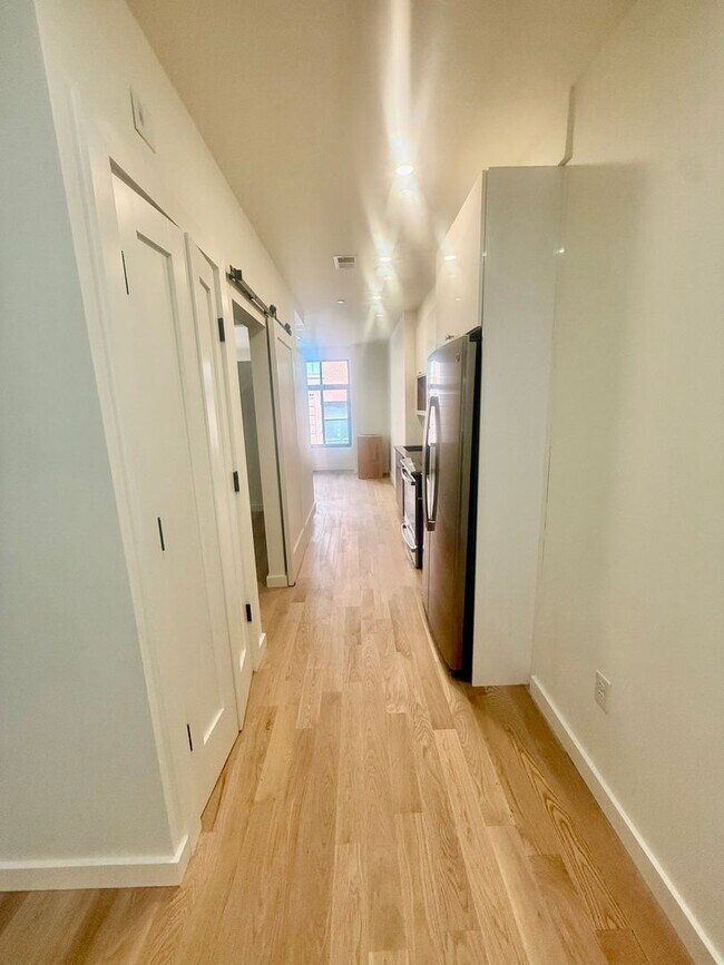 Building Photo - Brand new units 0-1 bedroom
