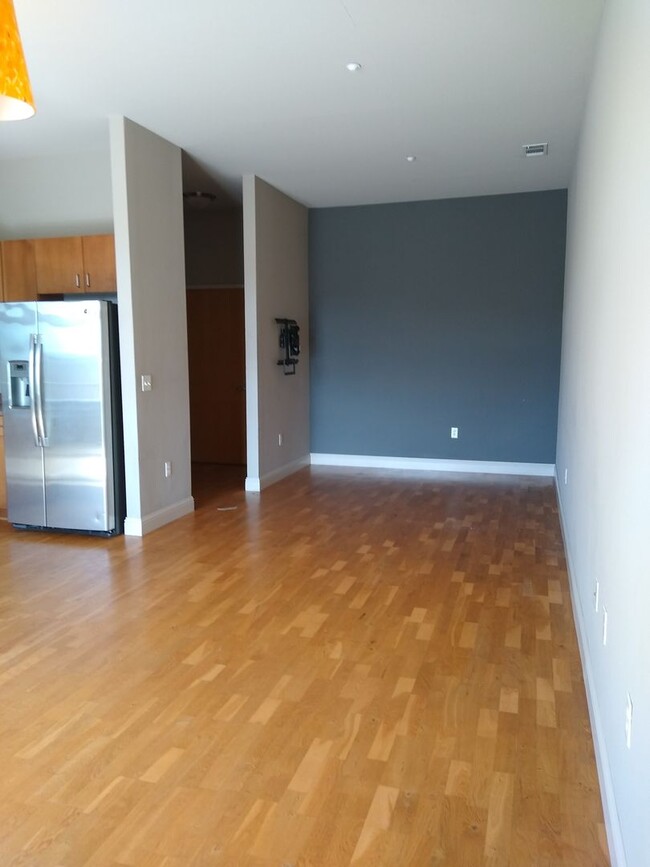 Foto del edificio - DTC 1 bedroom 1 bath Loft with heated gara...